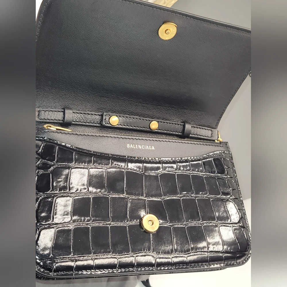 BALENCIAGA B DOT Wallet On Chain - Picture 3 of 10